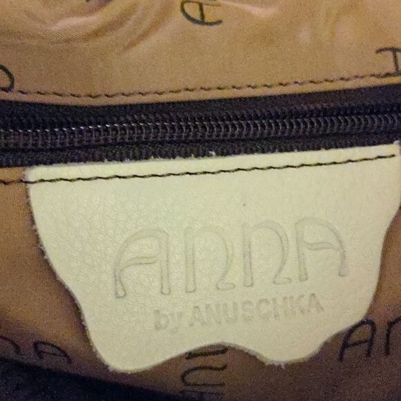 Anna by Anucshka Birds In Blush Hand-Painted Hobo Bag‎ - Picture 7 of 13